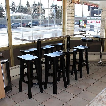 Canadas Best Value Inn Calgary Exterior photo