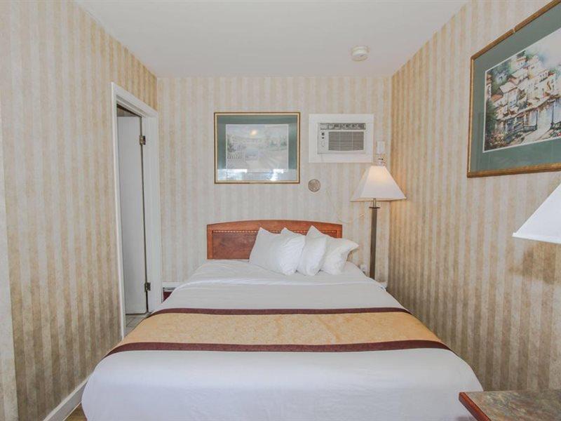 Canadas Best Value Inn Calgary Exterior photo