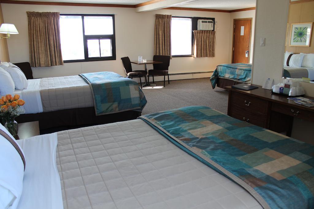 Canadas Best Value Inn Calgary Exterior photo
