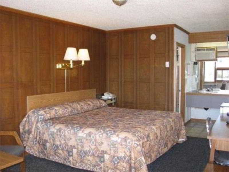 Canadas Best Value Inn Calgary Room photo